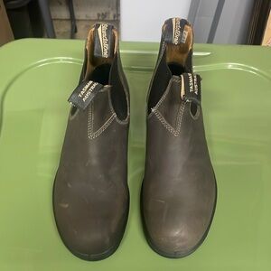 New without box Blundstone 1469 Steel Grey boots. Size 9.5 US/6.5 EU